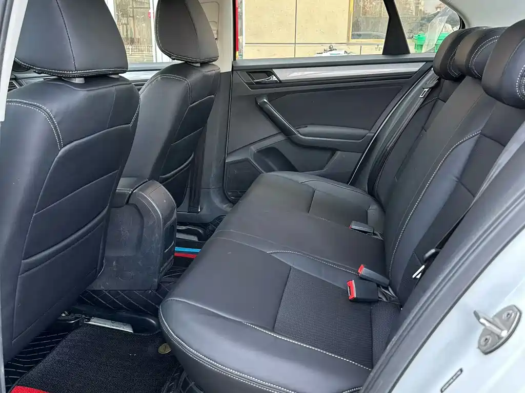 Bora 2020 1.5L manual fashion model купить на сайте DeffCars