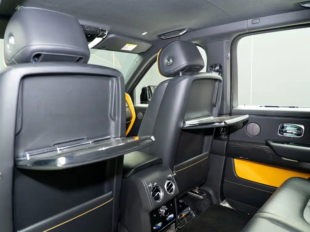 Cullinan 2020 Black Badge купить на сайте DeffCars