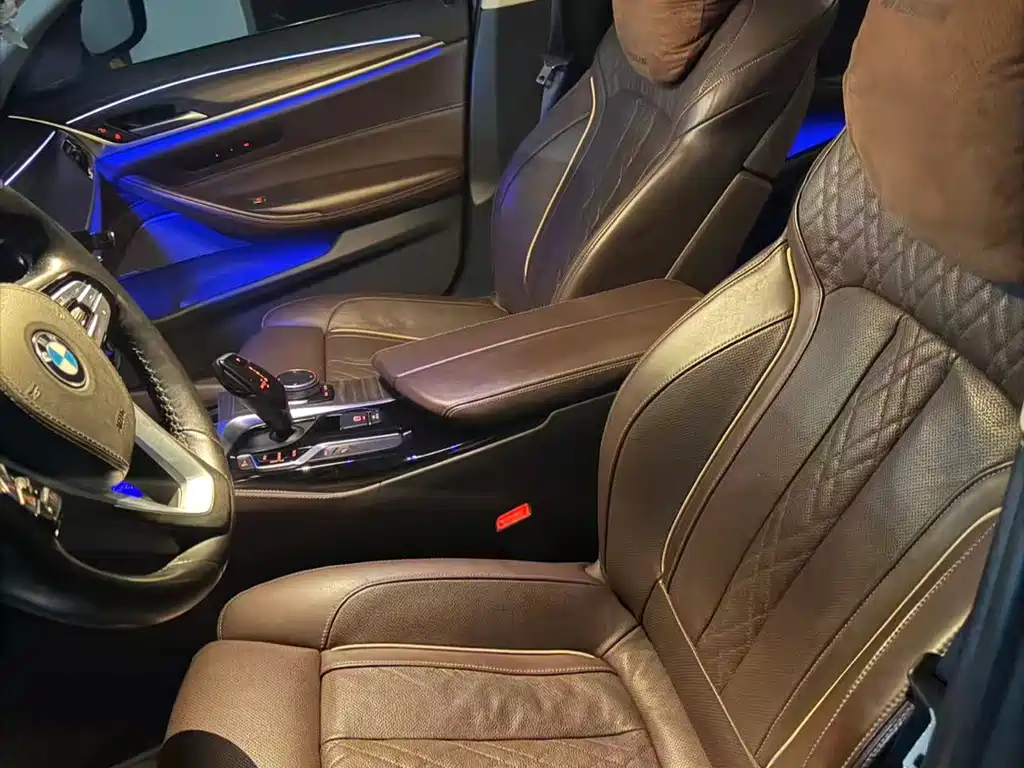 BMW 5 Series New Energy 2019 Facelift 530Le Pioneer Edition купить на сайте DeffCars