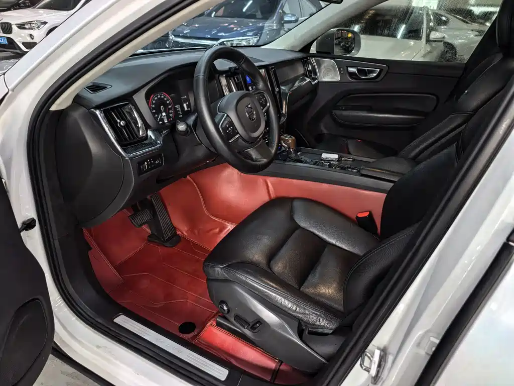 Volvo XC60 2020 T5 four-wheel drive Zhiyi Luxury Edition купить на сайте DeffCars