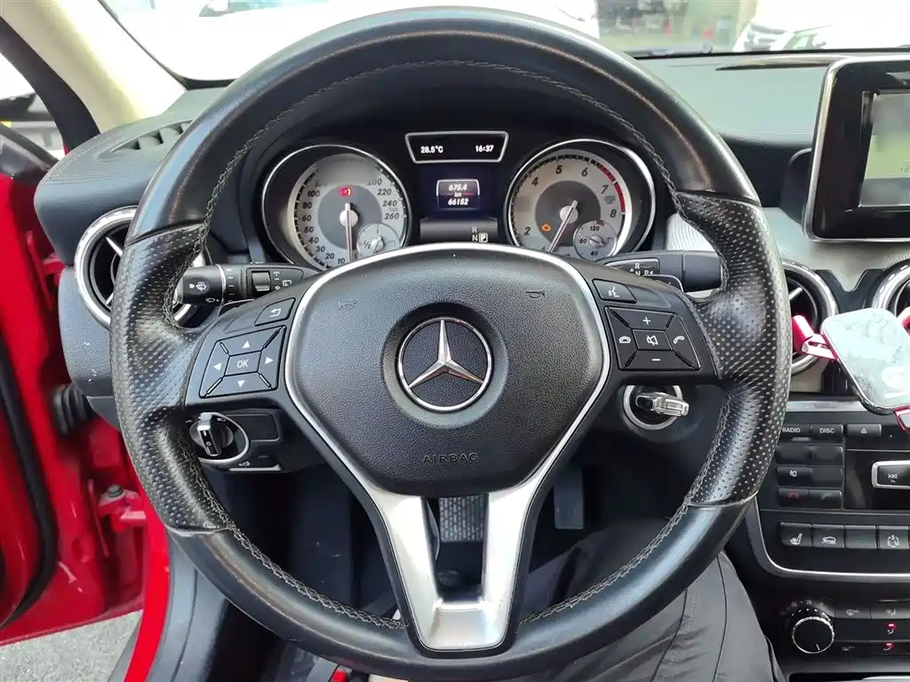Mercedes-Benz GLA 2015 GLA 220 4MATIC Fashion Model купить на сайте DeffCars