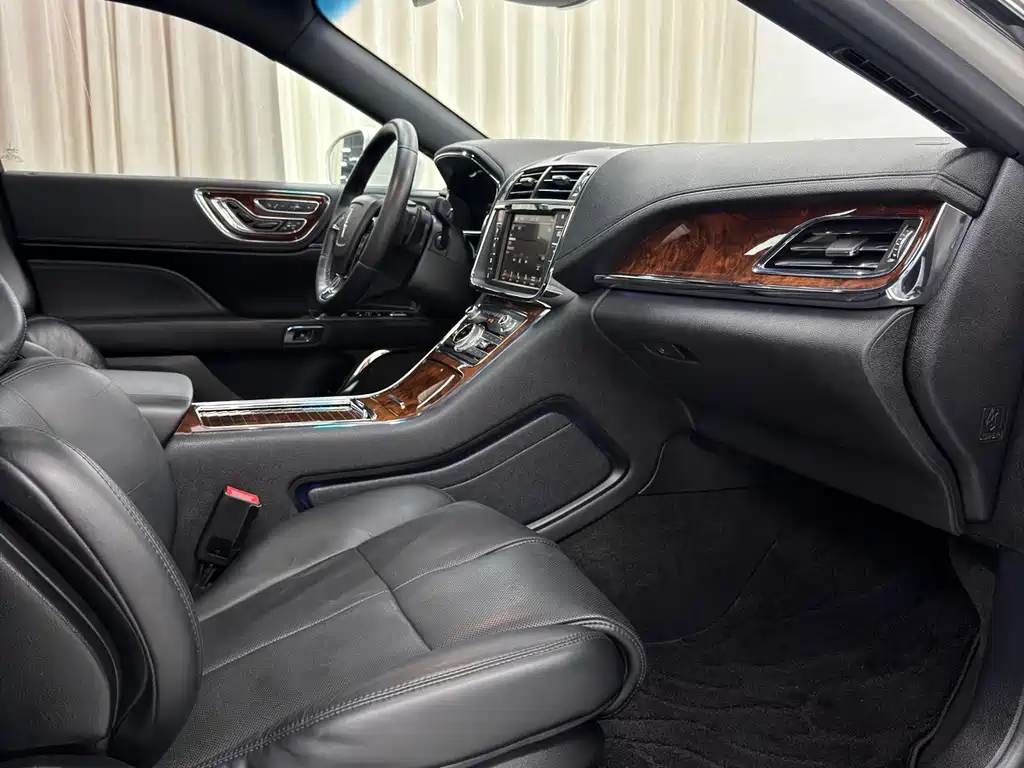 Lincoln Continental 2019 2.0T Two-wheel drive Premium Edition National V купить на сайте DeffCars