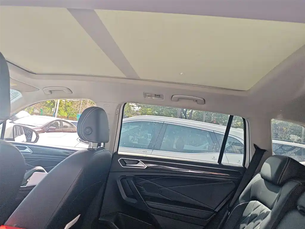 Tiguan L 2023 330TSI automatic two-wheel drive smart version купить на сайте DeffCars