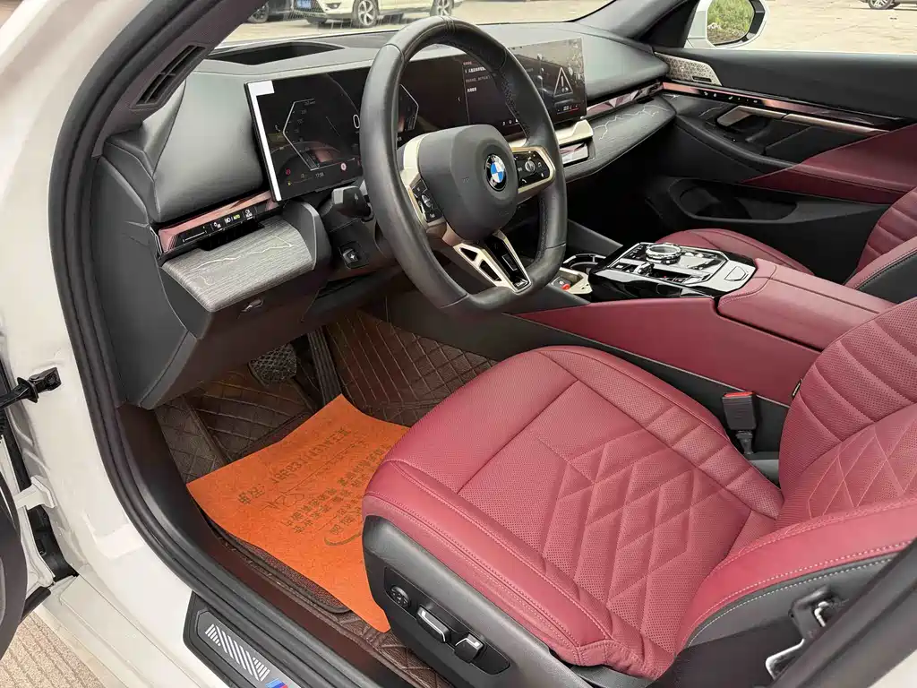BMW 5 Series 2025 530Li Exclusive M Sports Package купить на сайте DeffCars