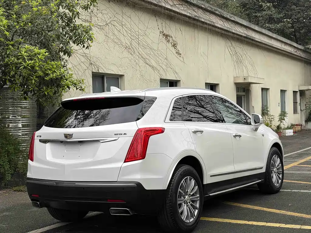 Cadillac XT5 2018 25T luxury model купить на сайте DeffCars