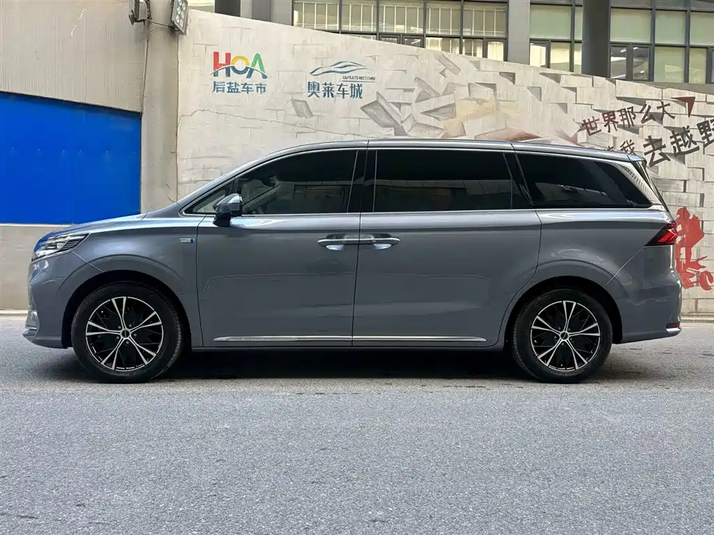 Roewe iMAX8 2023 400TGI Yuexiang Edition купить на сайте DeffCars