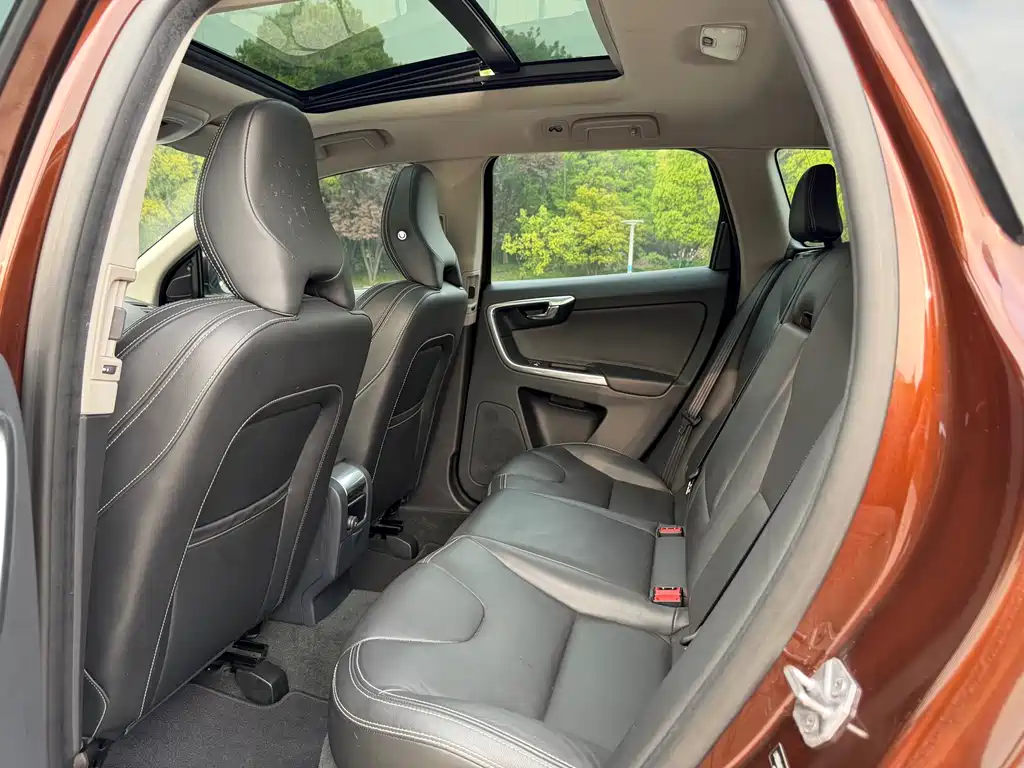 Volvo XC60 2016 T5 AWD Smart Edition купить на сайте DeffCars