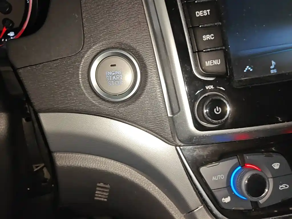 HAVAL M6 2017款 1.5T 自动两驱精英型 купить на сайте DeffCars