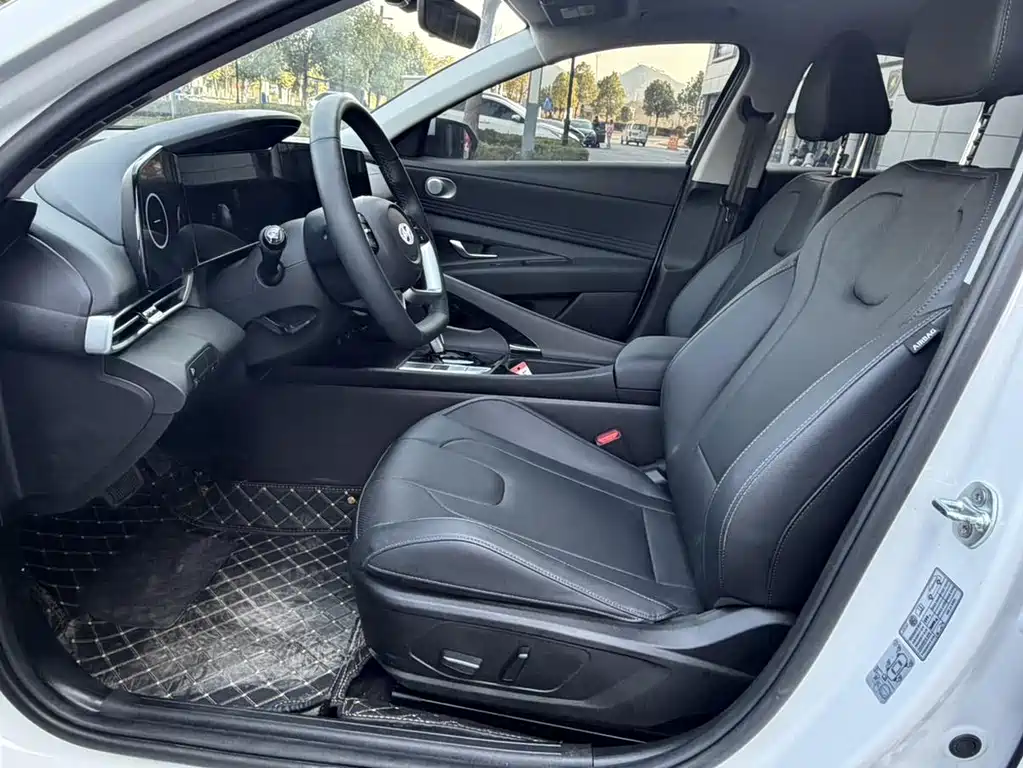 Elantra 2023 1.5L CVT LUX Premium Edition купить на сайте DeffCars