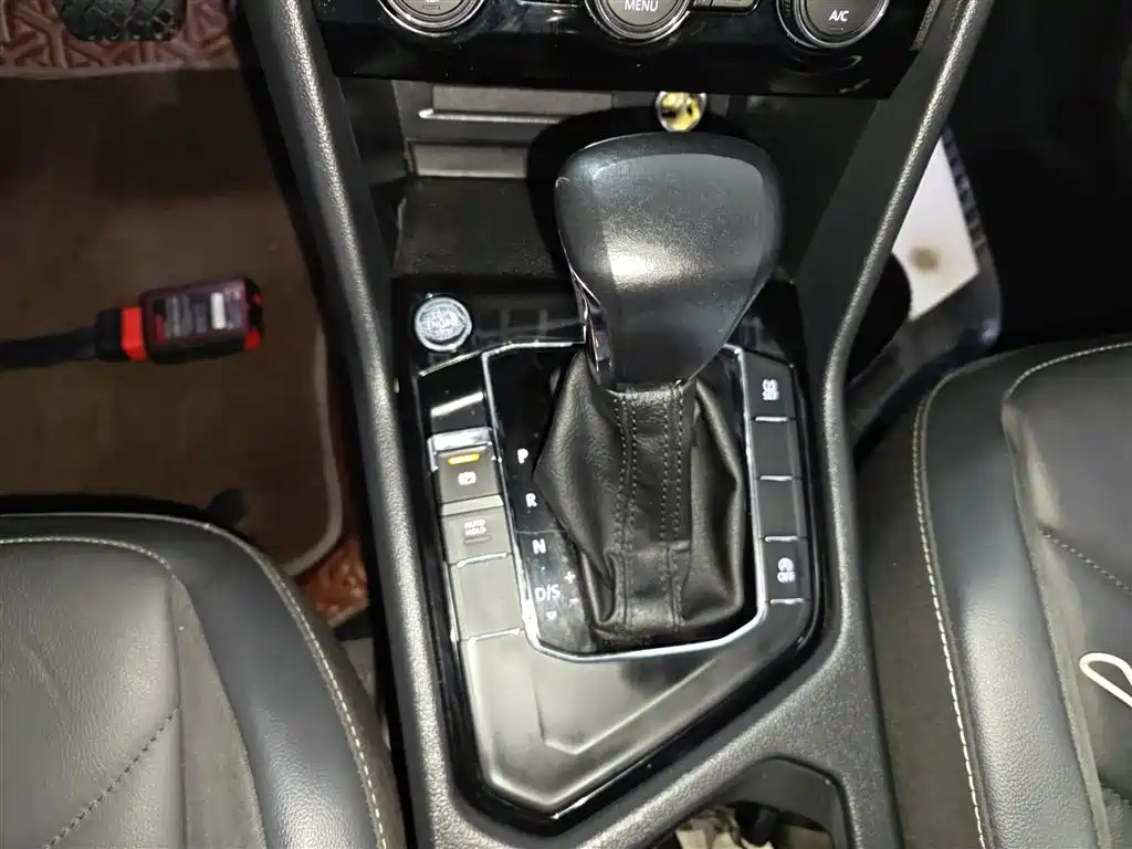 Tiguan L 2021 330TSI automatic two-wheel drive smart version купить на сайте DeffCars