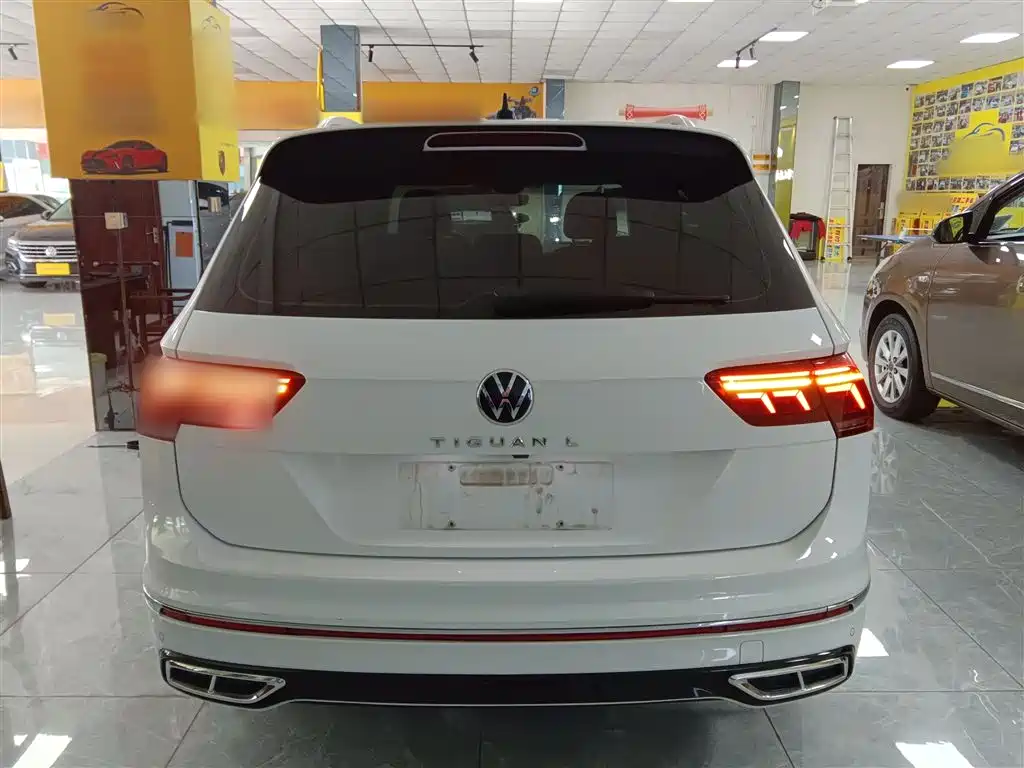 Tiguan L 2023 330TSI automatic two-wheel drive R-Line version купить на сайте DeffCars