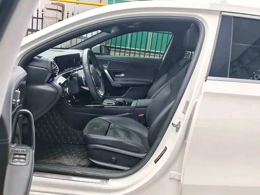 Mercedes-Benz A-Class 2020 A 200 L Sports Sedan купить на сайте DeffCars