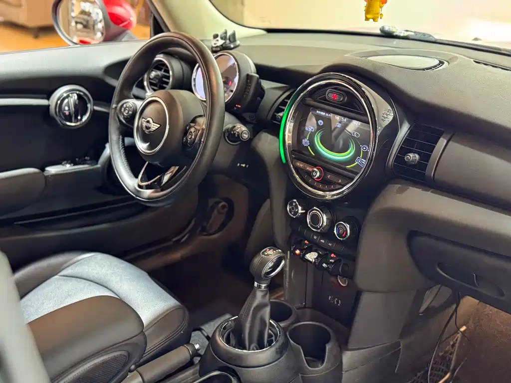 Mini 2016 1.2T one avant-garde купить на сайте DeffCars