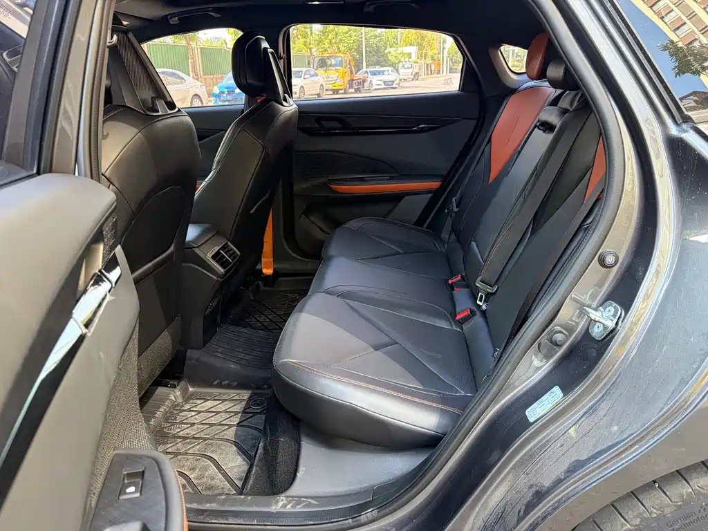 Changan UNI-V 2022 1.5T premium model купить на сайте DeffCars