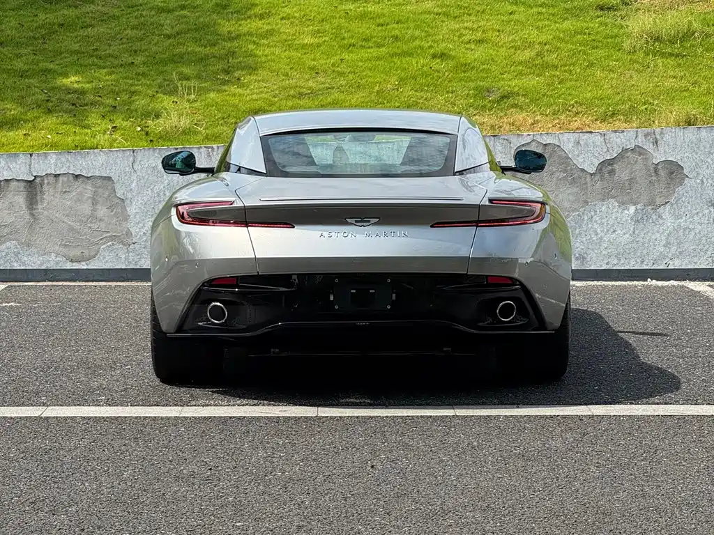 Aston Martin DB12 2023 4.0T V8 Coupe купить на сайте DeffCars