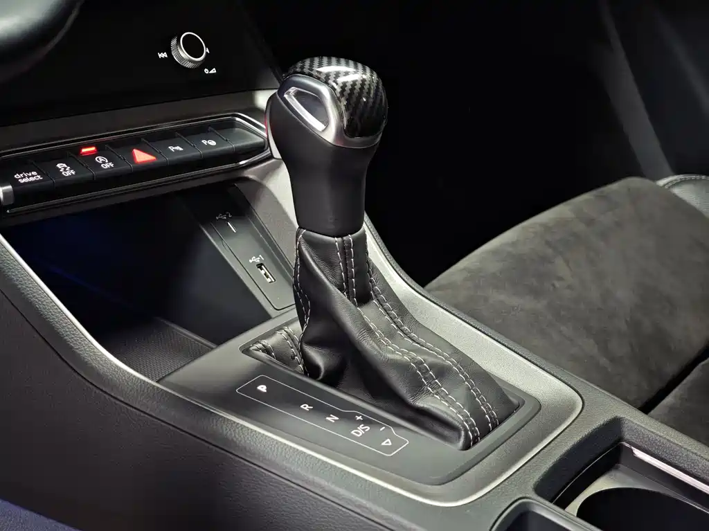 Audi Q3 2021 40 TFSI Fashionable and Dynamic купить на сайте DeffCars