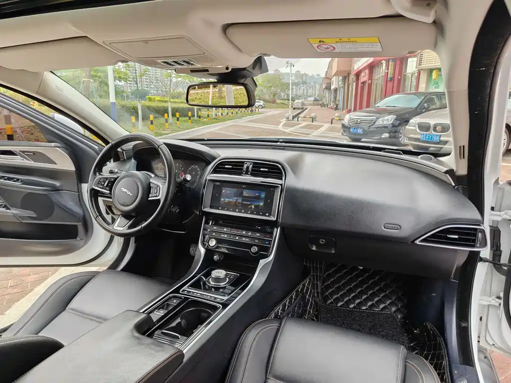 Jaguar XEL 2018 2.0T 200PS Exclusive Edition купить на сайте DeffCars