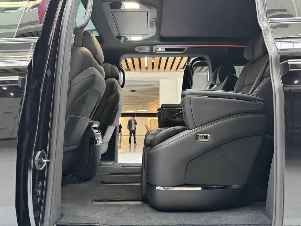 Jikrypton 009 2024 seven-seat aisle version four-wheel drive 108kWh купить на сайте DeffCars