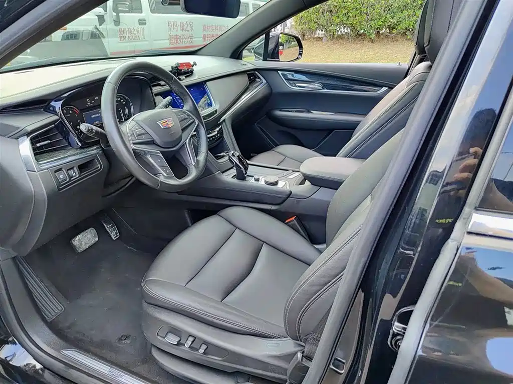 Cadillac XT5 2022 2.0T two-wheel drive luxury model купить на сайте DeffCars