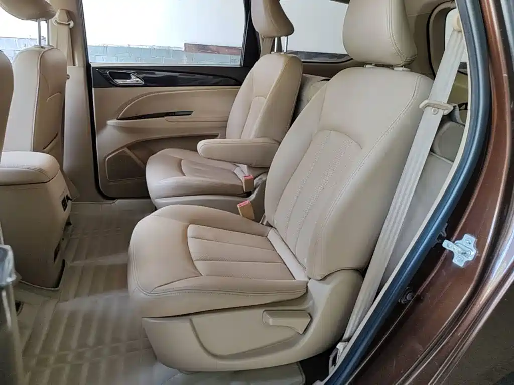 Baojun 730 2016 1.8L Manual Luxury 7 Seater купить на сайте DeffCars
