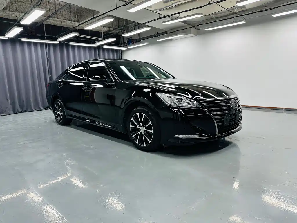 Crown 2018 2.0T Fashion Edition купить на сайте DeffCars