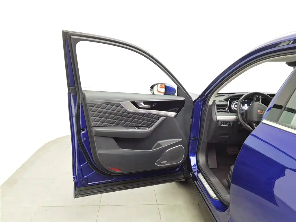Hongqi HS5 2019 2.0T Zhilian Flagship Edition купить на сайте DeffCars