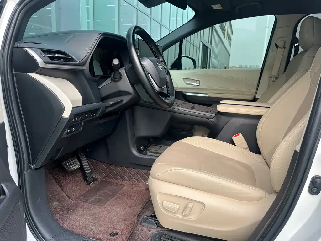 SIENNA 2023 2.5L Hybrid Premium Edition купить на сайте DeffCars