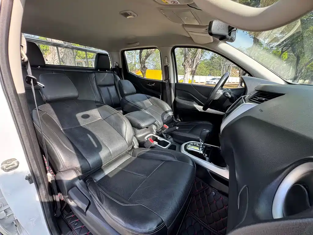 Navara 2021 2.5L automatic four-wheel drive premium model QR25 купить на сайте DeffCars