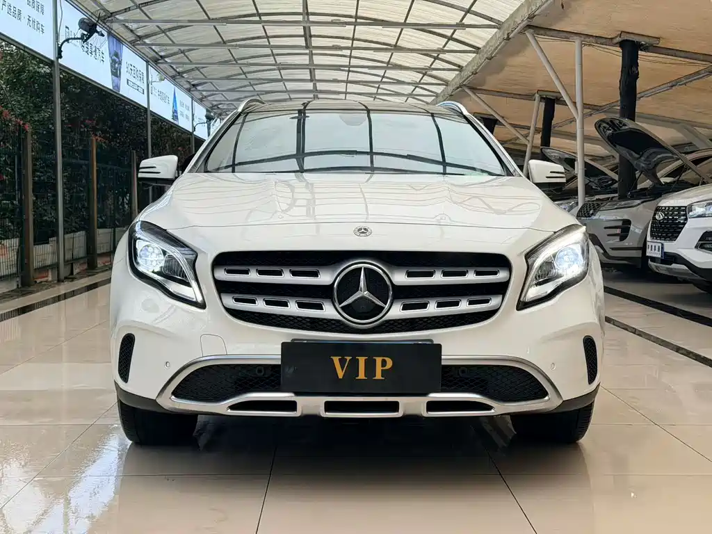 Mercedes-Benz GLA 2017 GLA 200 Fashion Model купить на сайте DeffCars