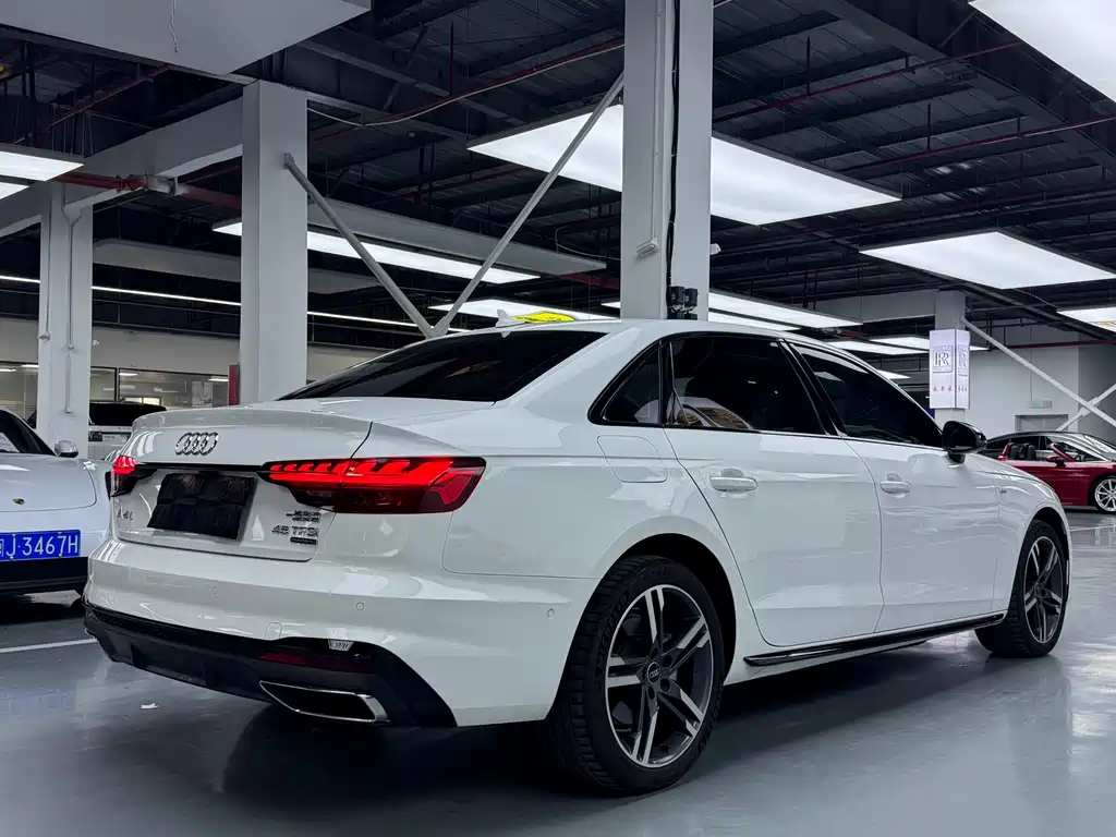 Audi A4L 2022 40 TFSI Fashionable and Dynamic купить на сайте DeffCars