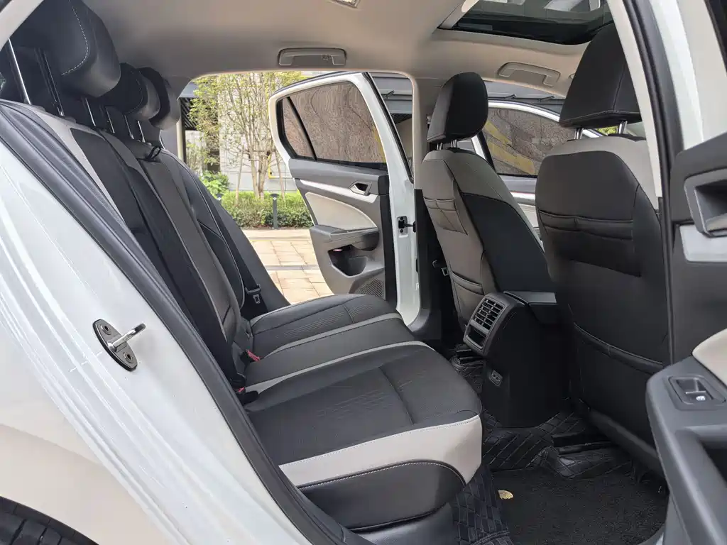 Golf 2023 280TSI DSG Pro купить на сайте DeffCars