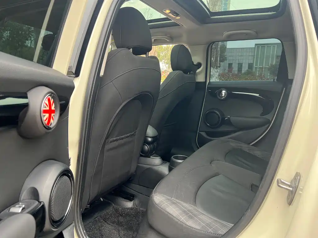 MINI 2018 1.5T COOPER Classic Five-Door Edition купить на сайте DeffCars