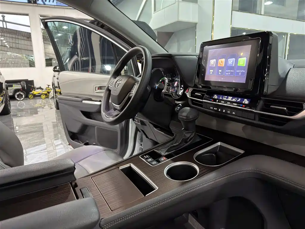 SIENNA 2023 2.5L Hybrid Comfort Edition купить на сайте DeffCars