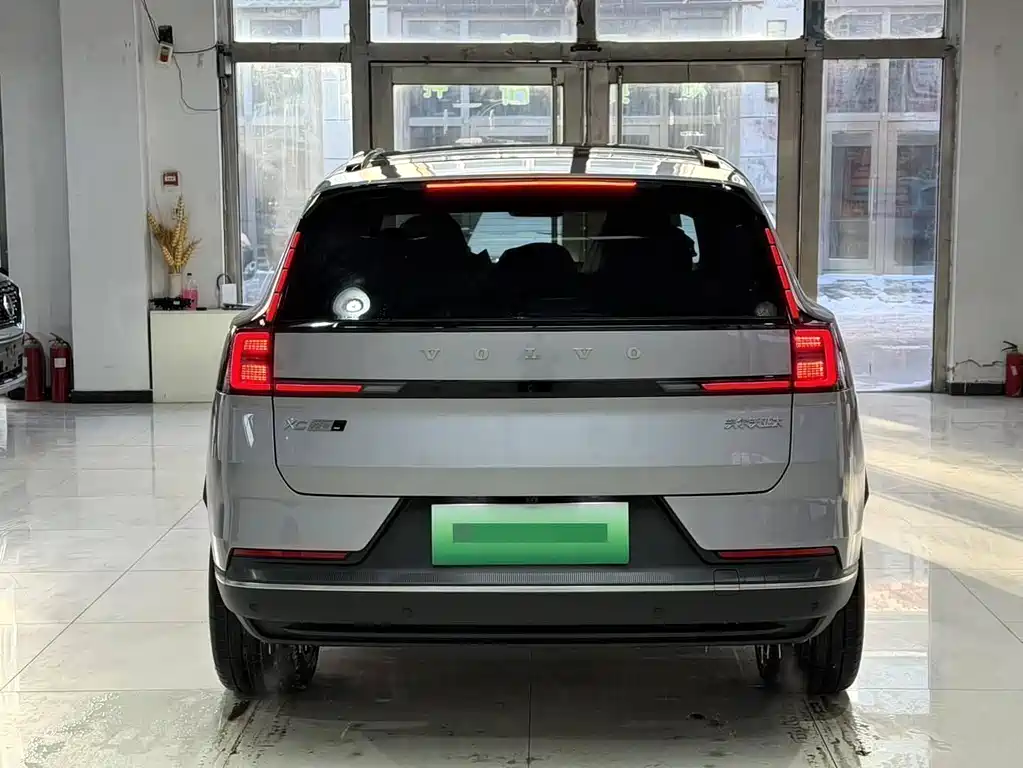 Volvo XC70 Plug-in Hybrid 2026 Four-wheel Drive Super Long Range Plus купить на сайте DeffCars