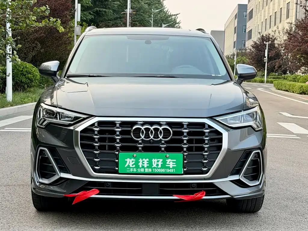 Audi Q3 2023 35 TFSI Fashionable and Dynamic (1.4T) купить на сайте DeffCars