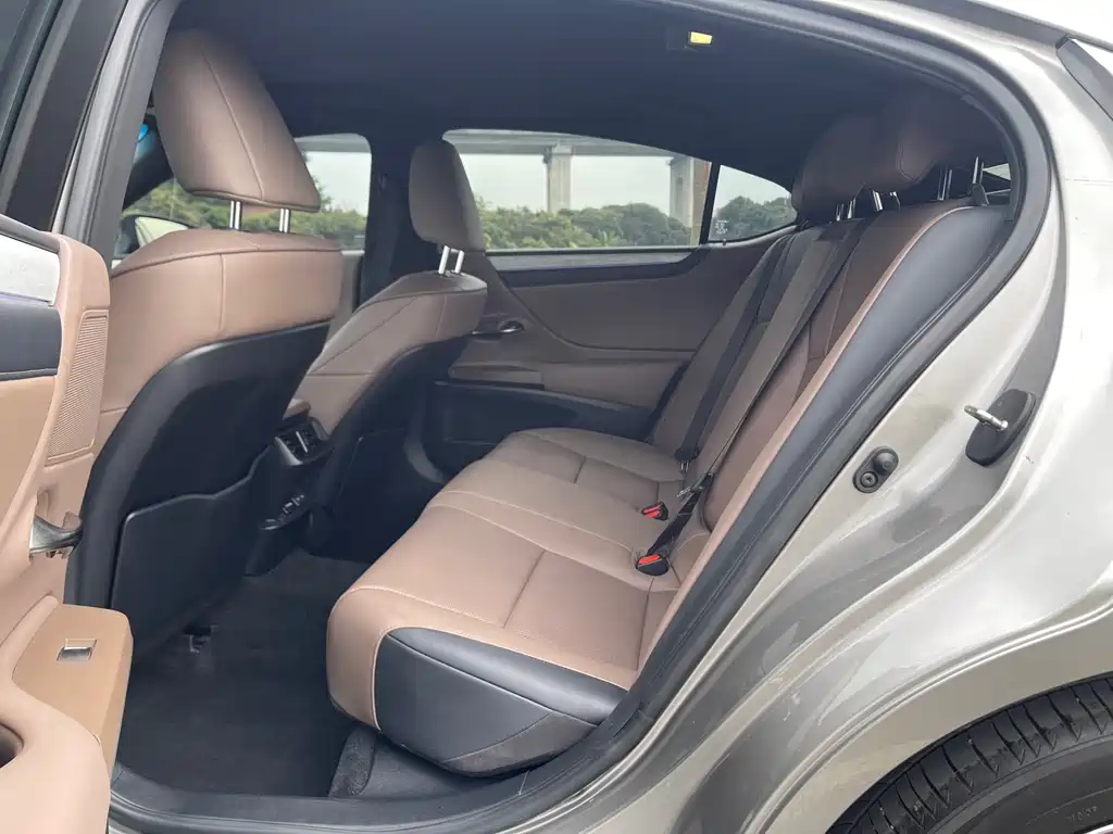 Lexus ES 2025 200 Premium Edition купить на сайте DeffCars
