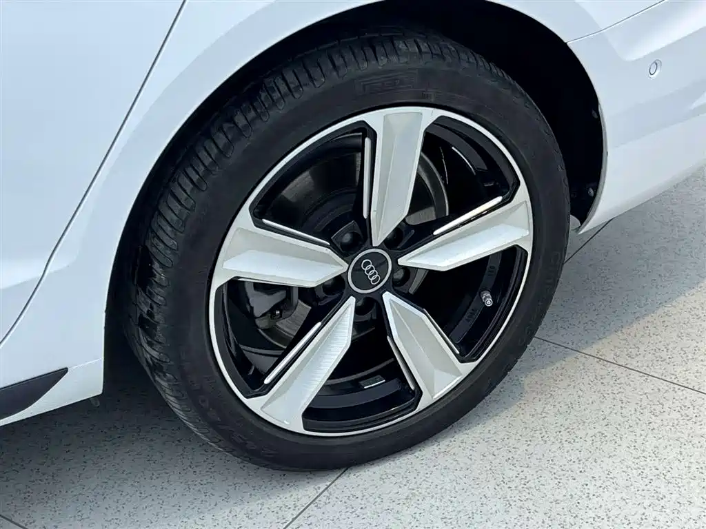 Audi A4L 2022 40 TFSI luxury and dynamic model купить на сайте DeffCars