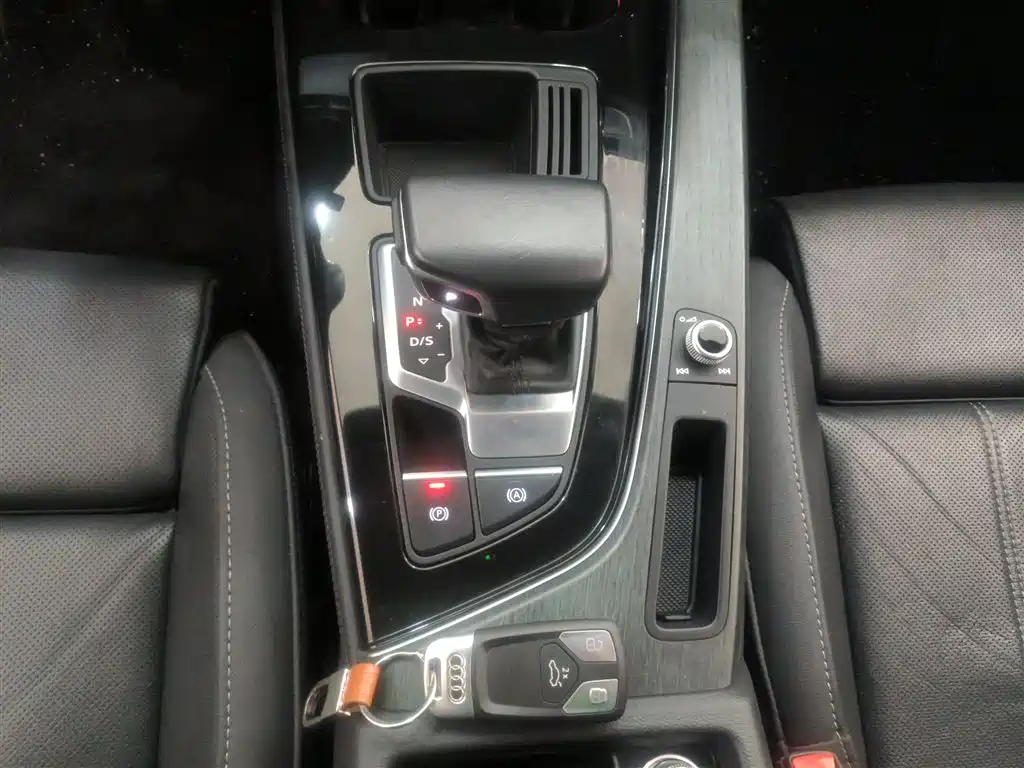 Audi A4L 2023 40 TFSI luxury and dynamic model купить на сайте DeffCars