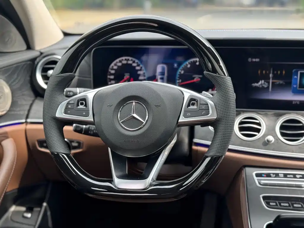 Mercedes-Benz E-Class 2017 E 300 L Sporty and Stylish купить на сайте DeffCars