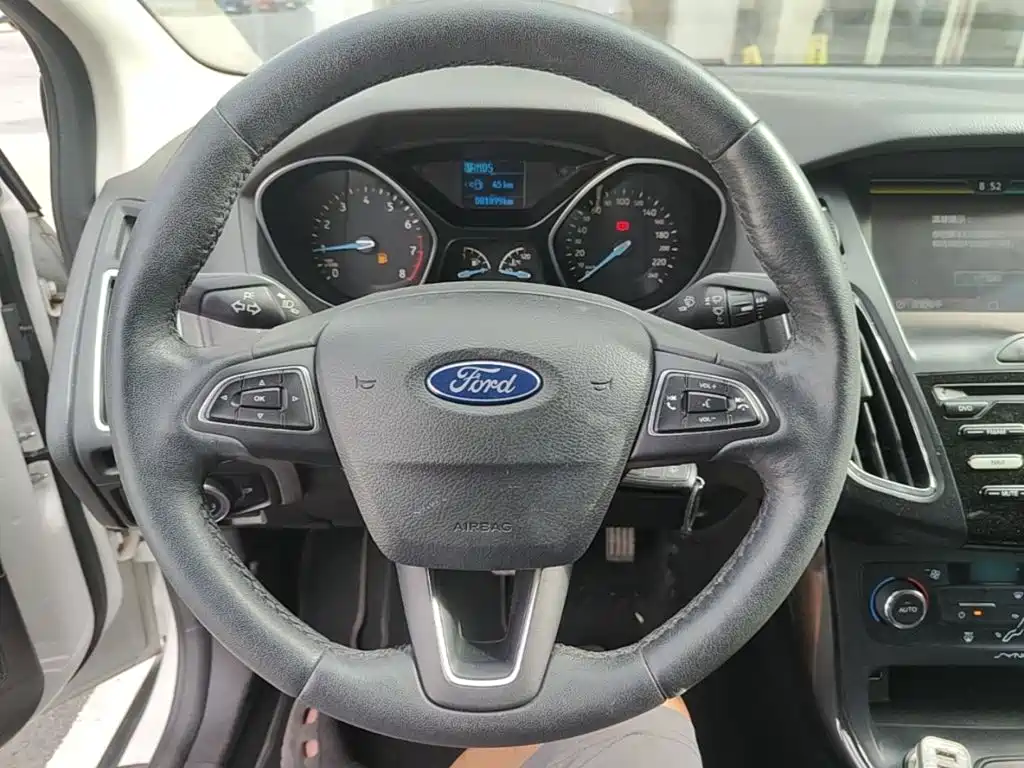 Focus 2015 sedan 1.6L automatic fashion model купить на сайте DeffCars
