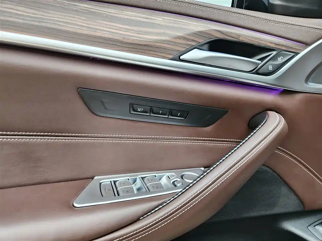 BMW 5 Series 2020 530Li Leading Luxury Package купить на сайте DeffCars