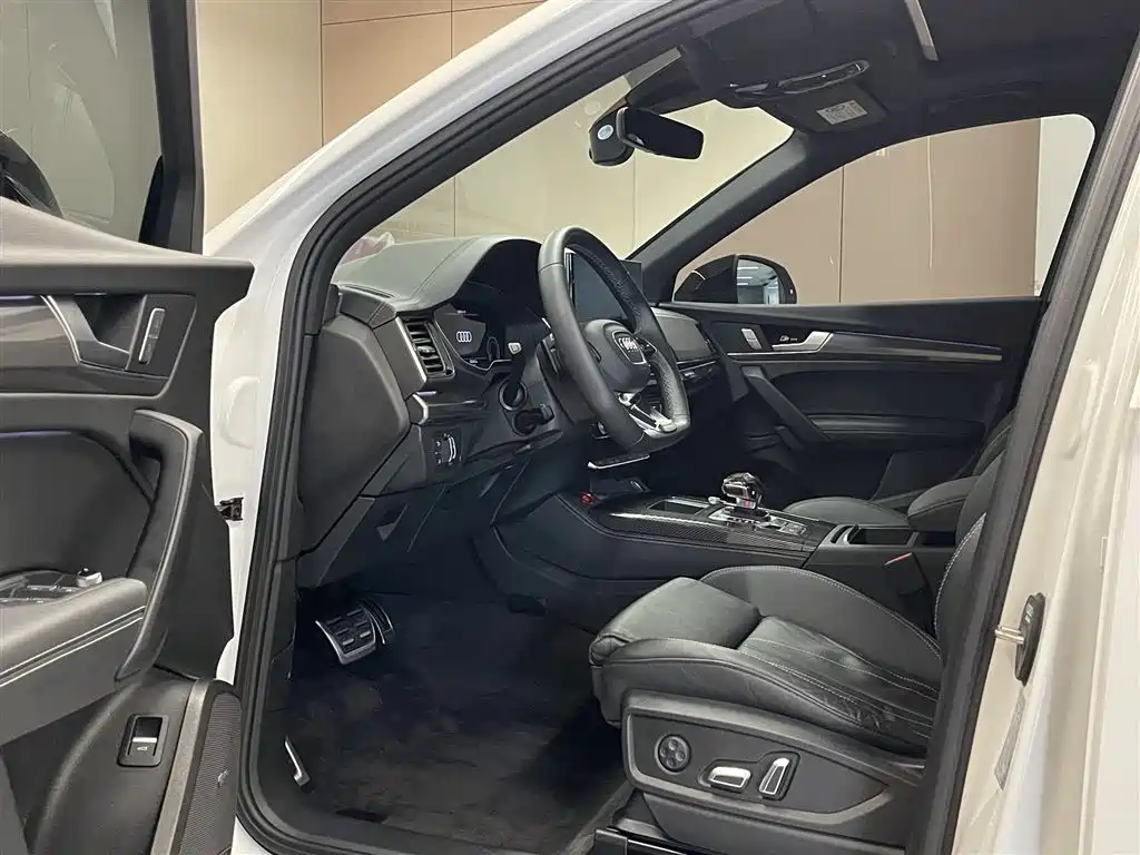 Audi Q5L 2024 40 TFSI luxury and dynamic model купить на сайте DeffCars