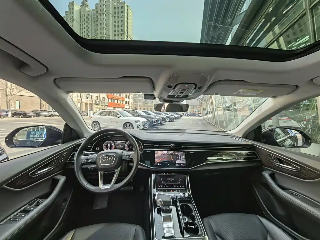 Audi Q8 2023 55 TFSI luxury and dynamic model купить на сайте DeffCars