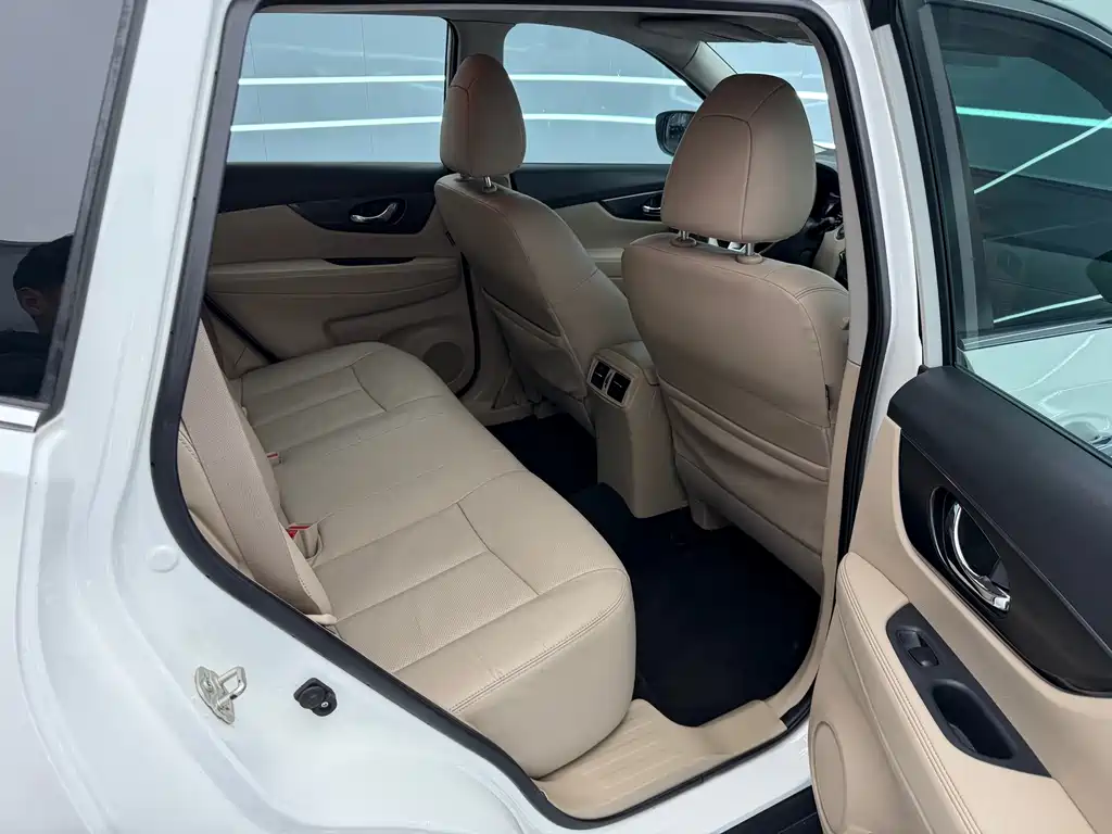 X-Trail 2017 2.0L CVT Comfort Edition 2WD купить на сайте DeffCars