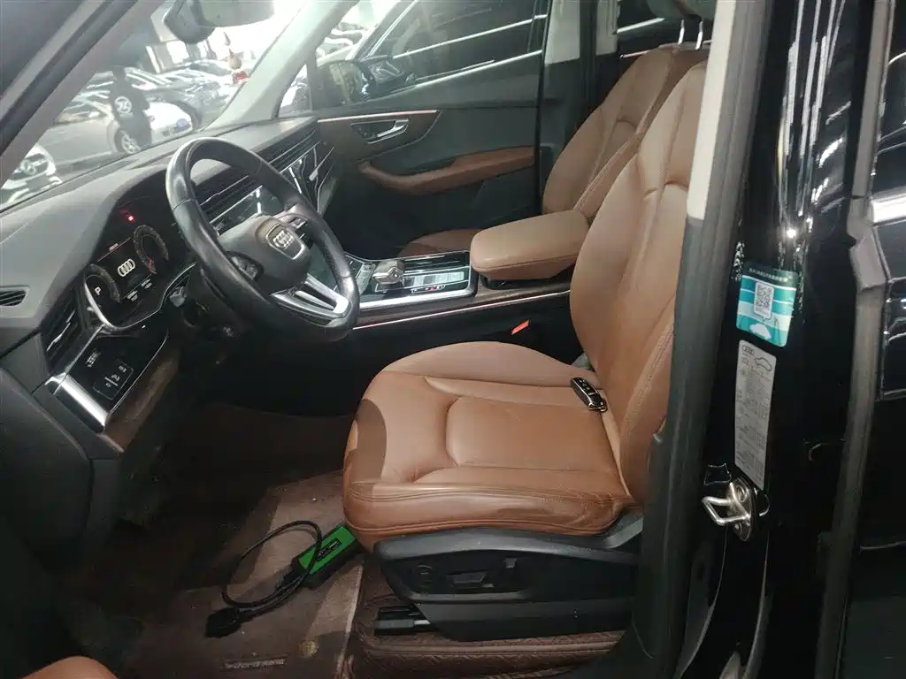 Audi Q7 2021 55 TFSI quattro S line sports version купить на сайте DeffCars