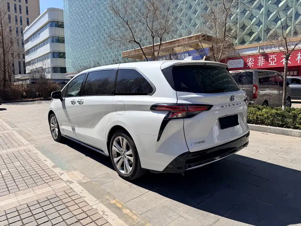 SIENNA 2024 2.5L Hybrid Premium Edition купить на сайте DeffCars