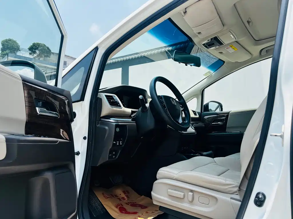 Odyssey 2017 2.4L Deluxe Edition купить на сайте DeffCars