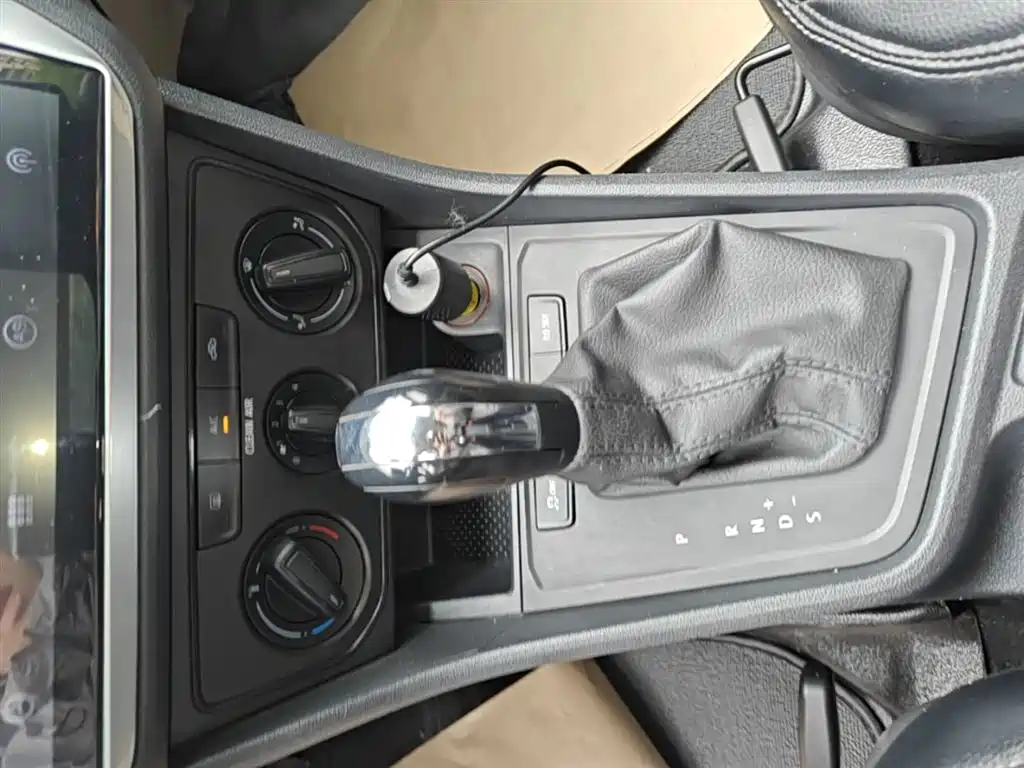 Lavida 2017 1.6L automatic fashion version купить на сайте DeffCars