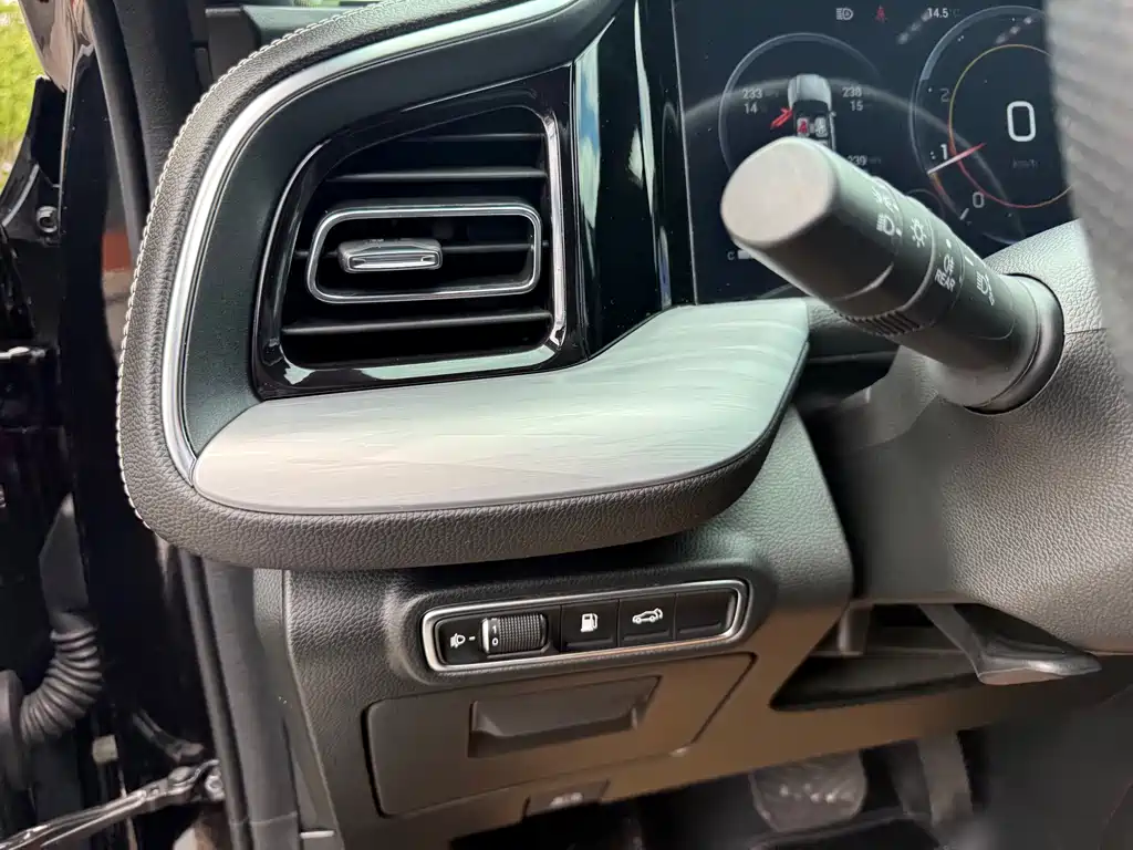 Trumpchi GS8 2022 Pilot Series 2.0TGDI Two-wheel drive Premium Edition (seven seats) купить на сайте DeffCars