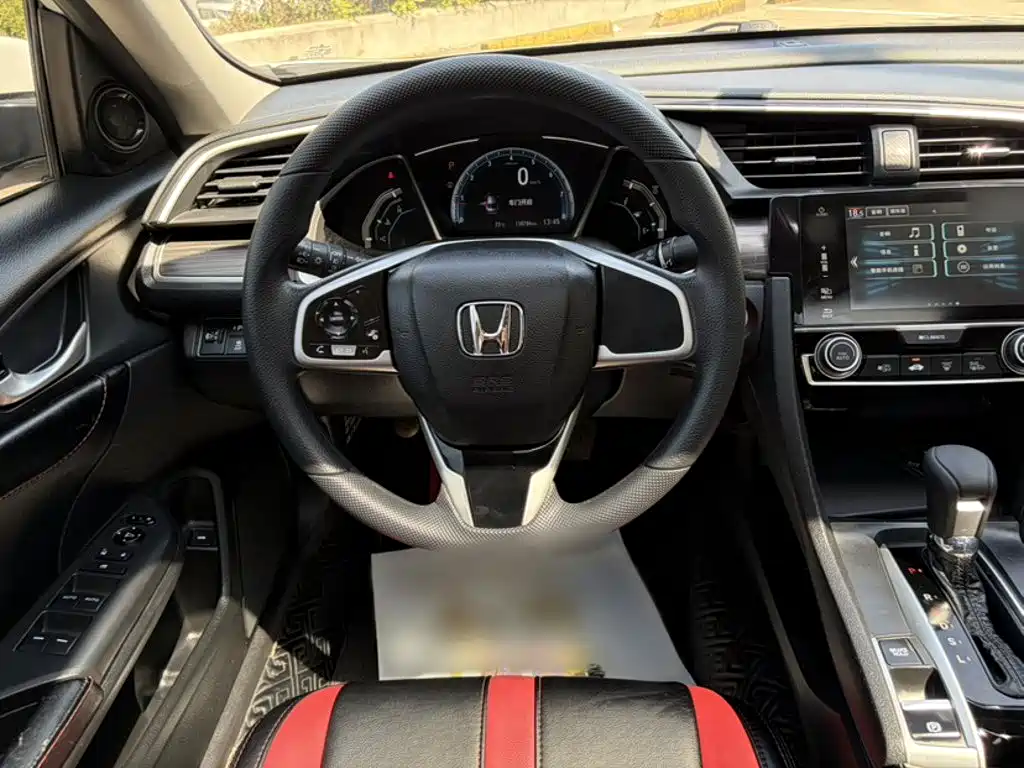 Civic 2019 220TURBO CVT Dynamic Edition National V купить на сайте DeffCars